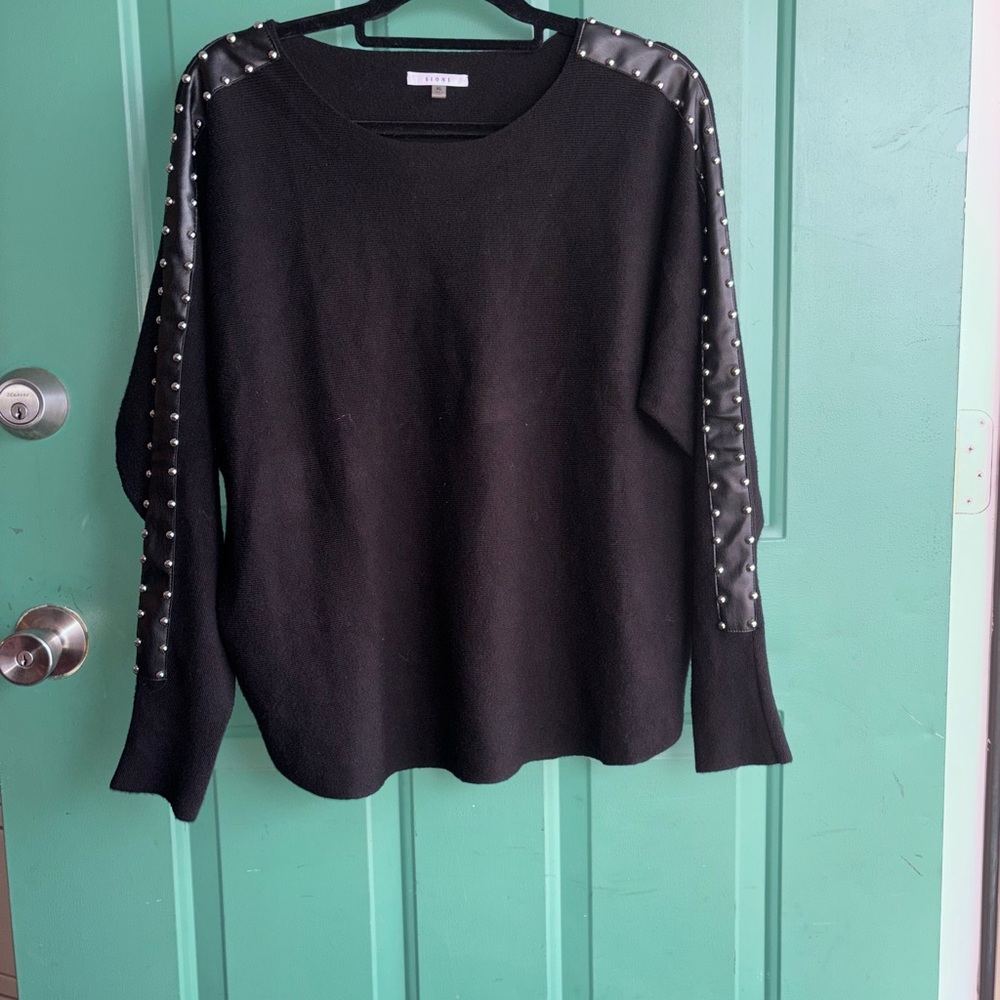 Sioni XL lightweight Black knit top faux-leather panels / metallic studs - Picture 2 of 8